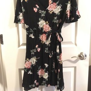 Sexy v-neck wrap floral dress 😍